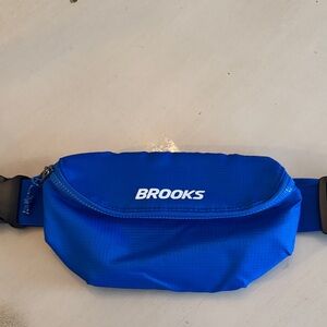 Brooks Vibrant Blue Waist/Fanny Pack